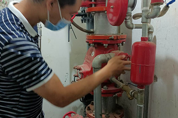 消防維保現(xiàn)場(chǎng) 消防維保現(xiàn)場(chǎng)